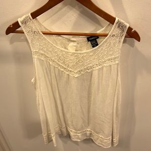 Torrid lace detailed top with buttoned back